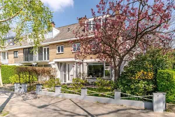 Huis Anemonenweg Wassenaar: Gerenoveerde Hoekwoning met Tuin en Studio