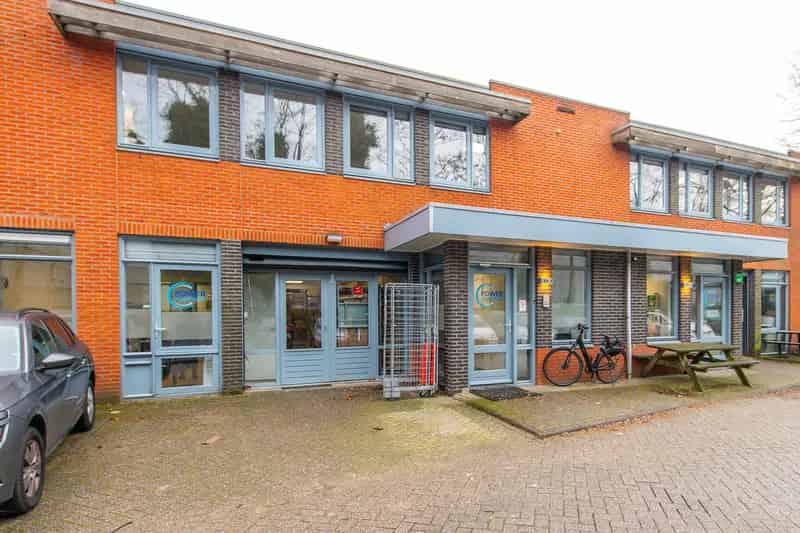 Bedrijfshal 348m² te huur Zeist - Kantoor en bedrijfsruimte
