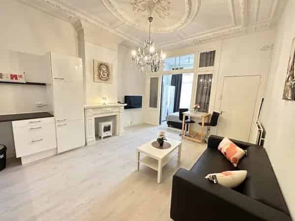 2 Kamer Appartement Regentesselaan Den Haag