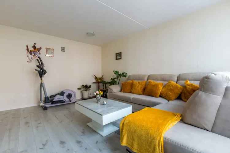 Amsterdam Indische Buurt: Ruime Benedenwoning met Tuin