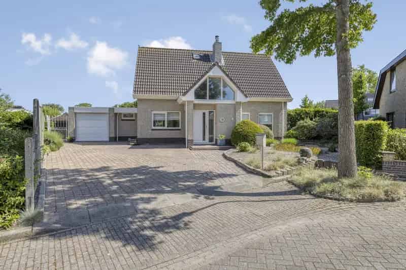 Vrijstaande gezinswoning Bruinisse 3 slaapkamers luxe badkamer