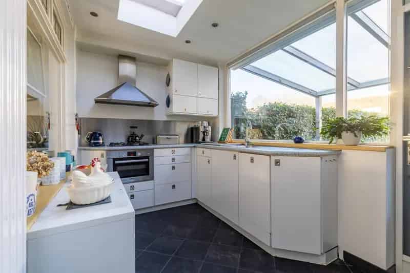 Jaren 30 Eindwoning Breda Belcrum 2 Slaapkamers Uitgebouwd Tuin