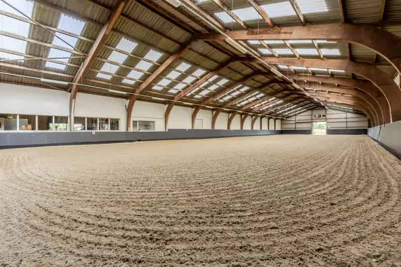 Bedrijfshal Hellevoetsluis | Zoek bedrijfshallen te koop: Ikkerseweg 2 3222 EJ Hellevoetsluis 