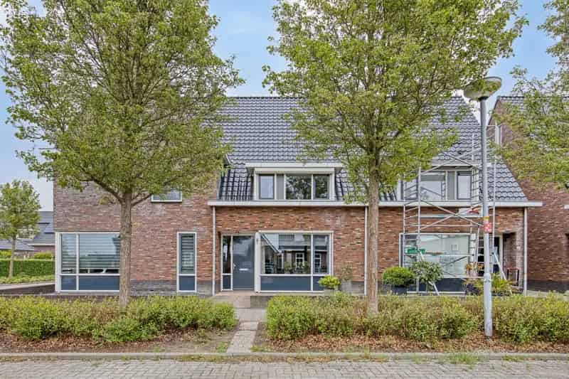 Moderne woning Nieuwaal 3 slaapkamers royale overkapping