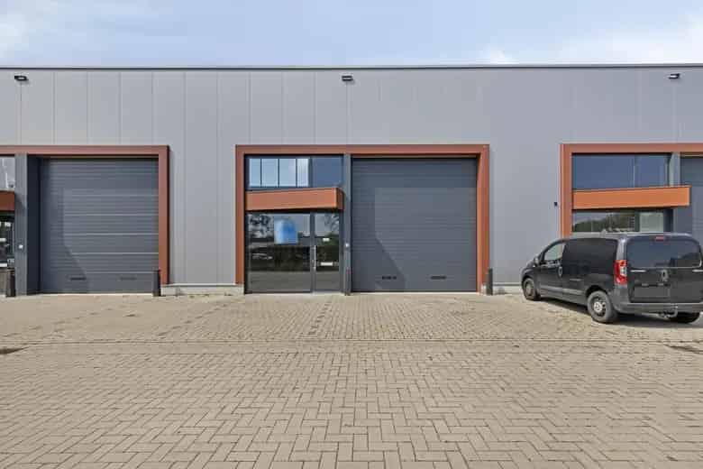 104-106 m2 Bedrijfsruimte te Huur Halsteren
