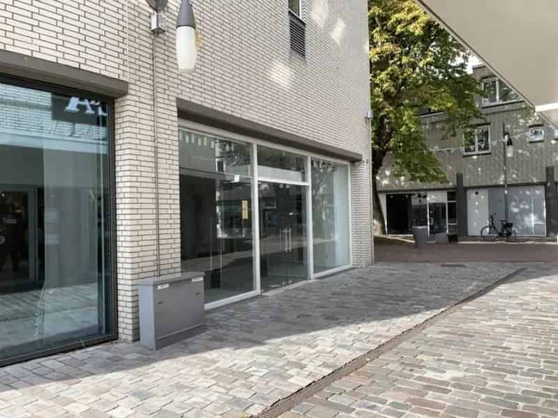 Winkelruimte te huur: Centraal gelegen winkelpand