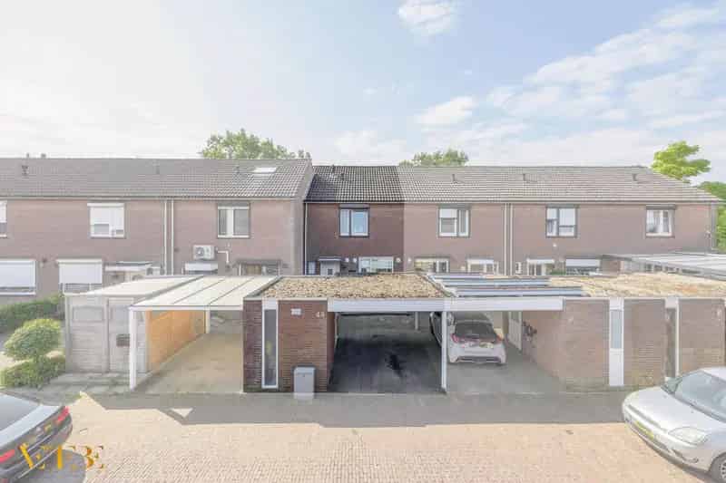 Instapklare gezinswoning 3 slaapkamers carport tuin
