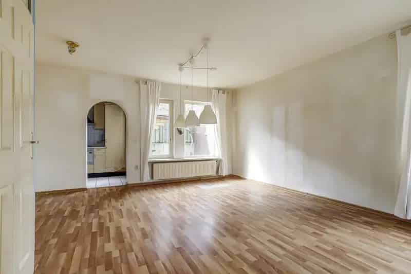 Ruime Hoekwoning 4 Slaapkamers Nabij Centrum Waalwijk