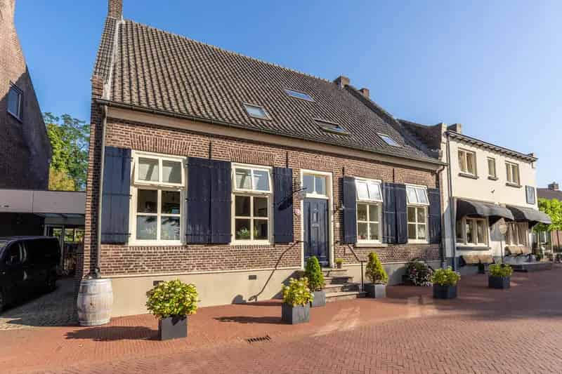 Historische Herenhuis te koop in Well 311m2 Authentiek Modern