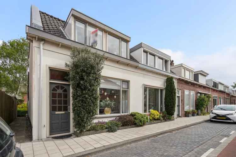 Ruime Hoekwoning te Koop 's-Gravenzande 3 slaapkamers Patio Dakterras