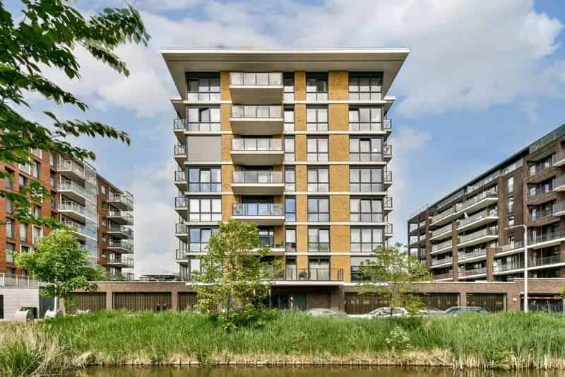 Amstelveen Appartement te Koop: Licht 3-kamerhoekappartement met Terras