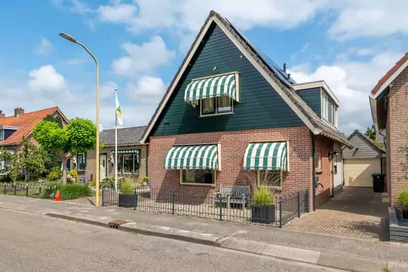 Ruime Vrijstaande Woning met 4 slaapkamers en Garage in Westfriesland