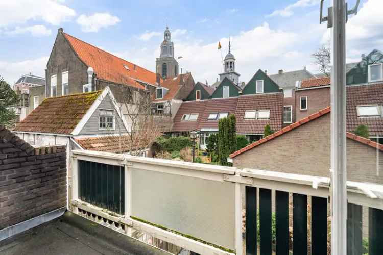Huis te koop Vlaardingen Peperstraat: Instapklare woning met dakterras