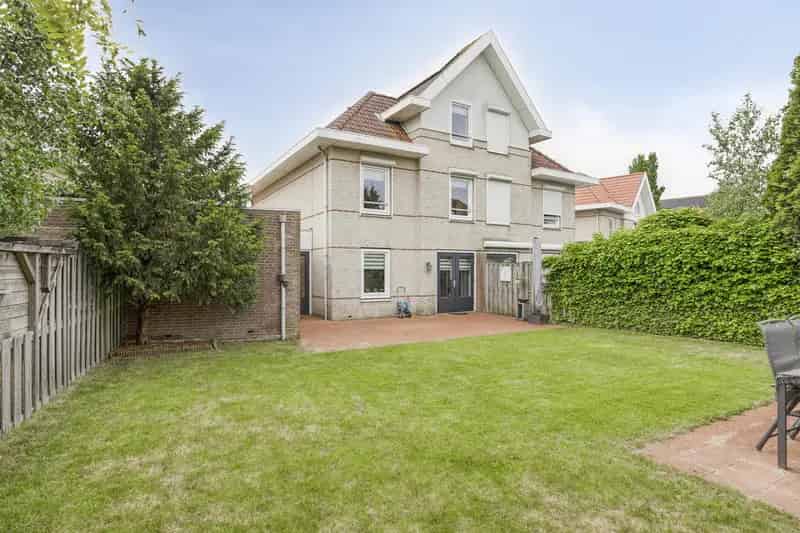 Ruime Tweekapper 5 Slaapkamers Garage Energielabel A Tholen