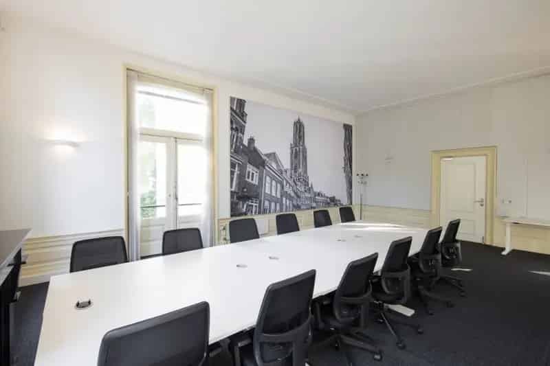 Business World Lounge Utrecht: Flexibele Kantoorruimte voor Professionals