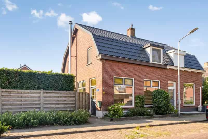 Jaren 30 Huis te Koop Zundert Ruime Woonkeuken Garage Tuin