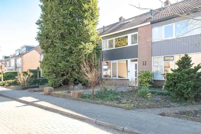 Huis te koop Vaassen: Gezellige tussenwoning 3 slaapkamers