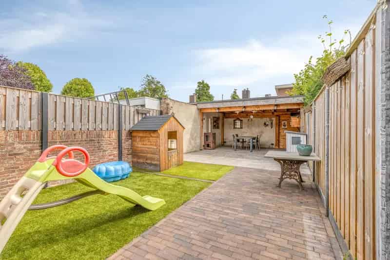 Huis Te Koop , 61, Sint Crispijnstraat, Waalwijk, Noord-Brabant