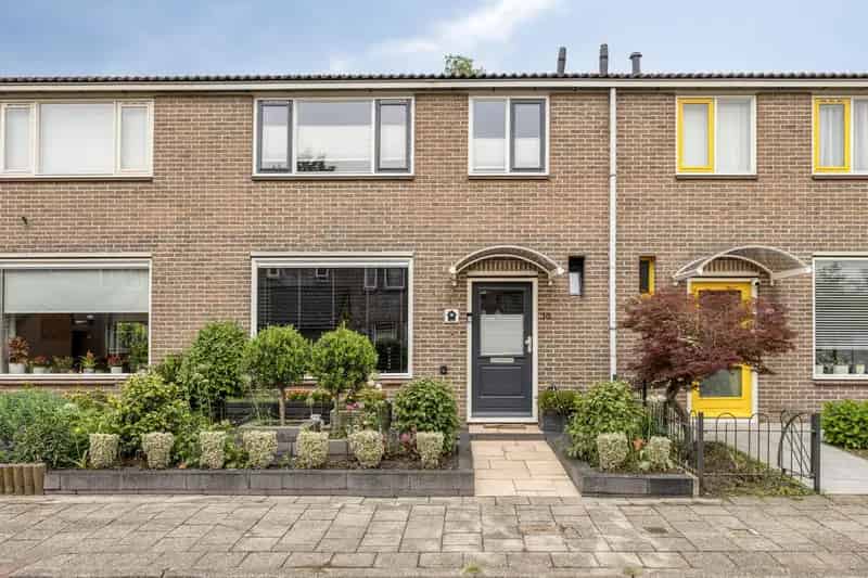 Complete tussenwoning Cellesbroek Kampen 3 slaapkamers tuin