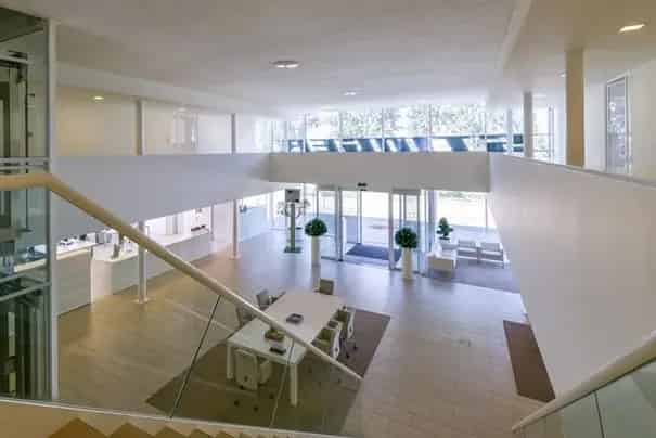 Kantoor Hillegom te koop/huur: 1601m² bedrijfscomplex