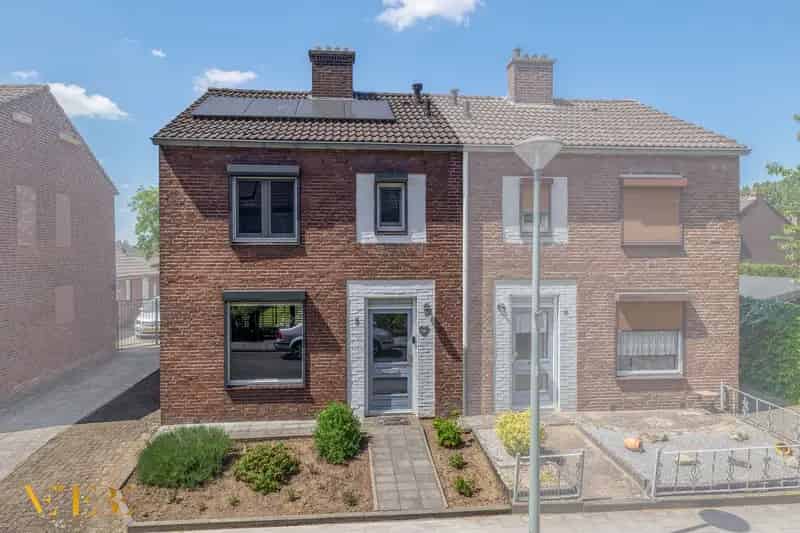 Ruime 2-onder-1-kapwoning te Swalmen