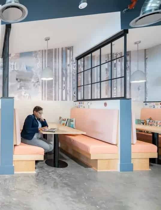Regus Business World Vianen: Flexibele Kantoorruimte en Business Lounge