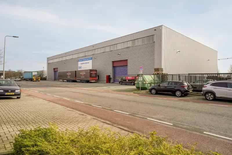 Bedrijfshal te huur Rijnsburg 2850m2