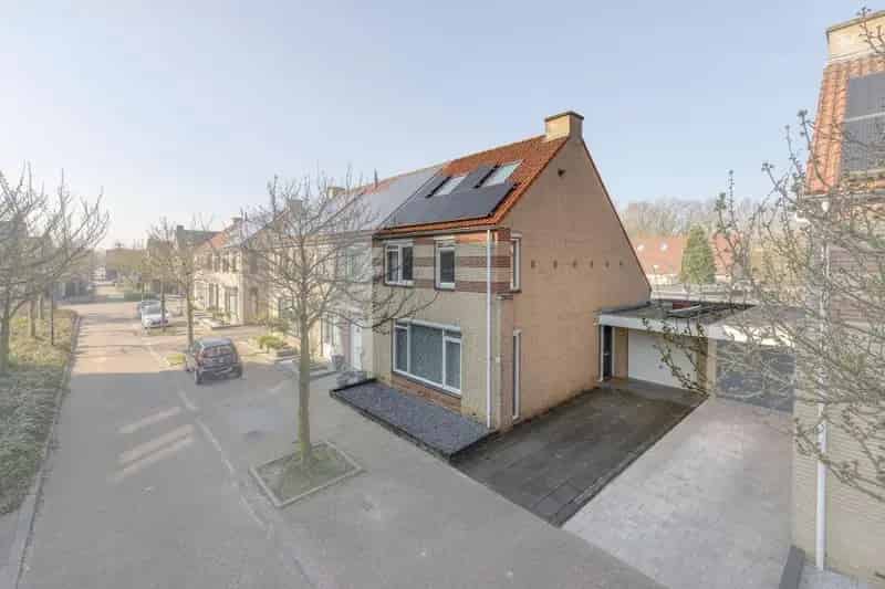 Ruime 2-onder-1-kapwoning Venlo Zuid 4 slaapkamers garage tuin