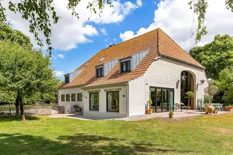 Woonboerderij te Koop: Ruimte, Luxe en Duurzaamheid