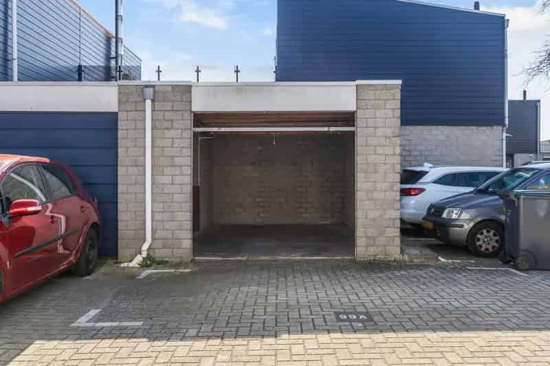 Huis te koop Dordrecht: Ruime bungalow te moderniseren