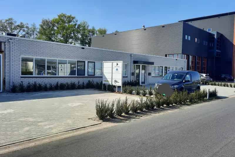 Bedrijfshal te huur Hengelo 128m2 Kantoor Magazijn
