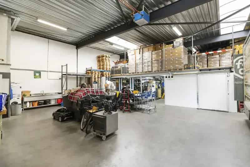 Bedrijfsunit 487m2 Amsterdam Amstelkwartier te huur
