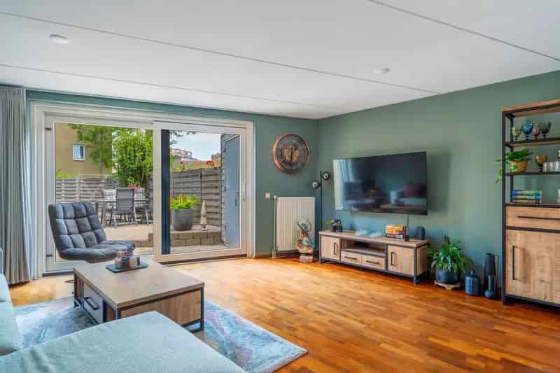Huis te koop Leidschenveen 4 slaapkamers moderne keuken tuin