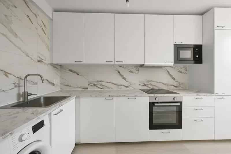 Gerenoveerd 4-kamerappartement 80m2 Nabij Metro Reigersbos