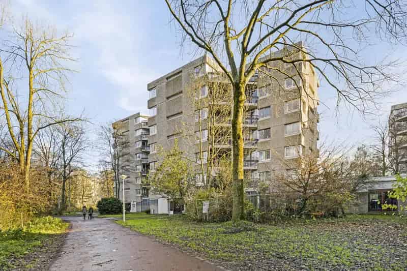 Appartement Bijlmer: Starterseigendom met Balkon en Parkeergarage