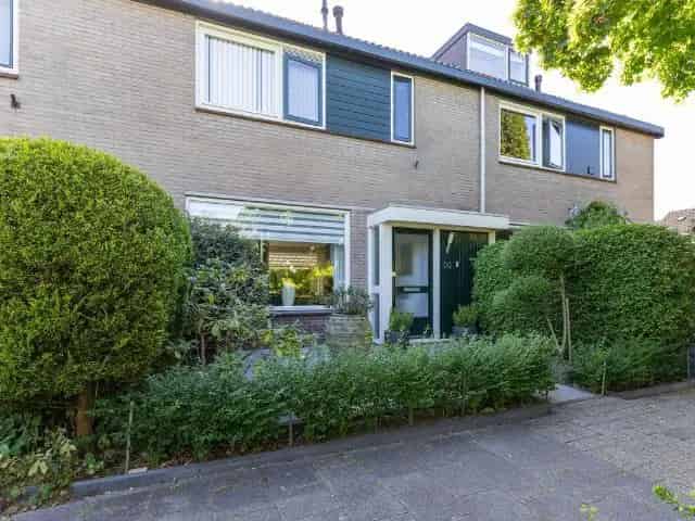 Gezinswoning te koop Hoorn 4 slaapkamers luxe badkamer
