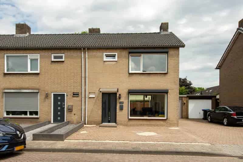 Luxe Hoekwoning met Garage 4 slaapkamers Putte