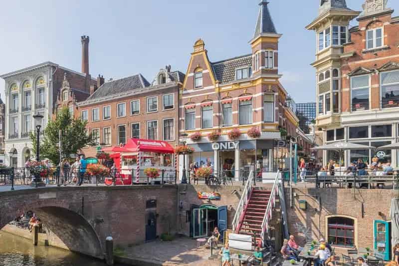 Winkelruimte te Huur Oudegracht Utrecht 144m2