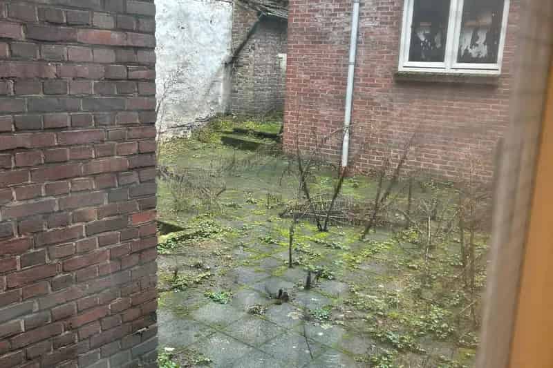 Winkelpand met Bovenwoning te Koop Roermond