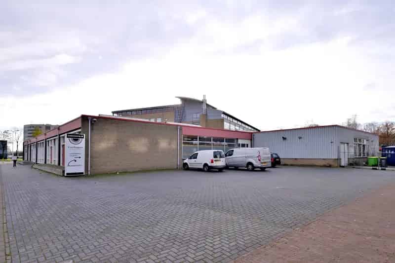 Bedrijfshal Deventer te Huur Kantoorruimte Opslagruimte