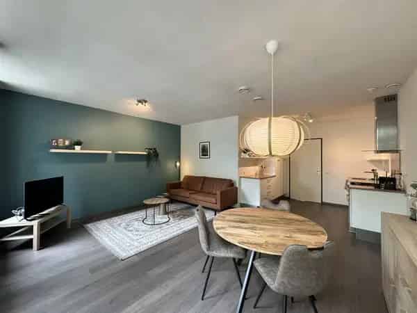 Te Huur: Licht 3-kamerappartement Rochussenstraat Rotterdam