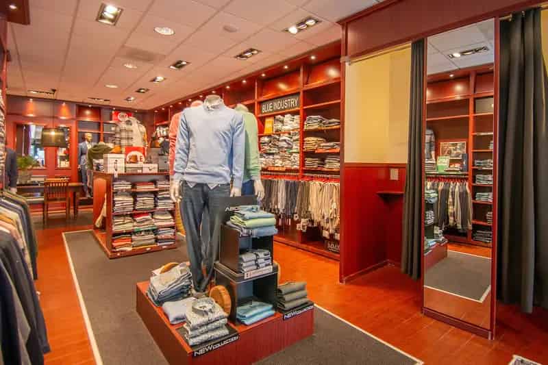 Winkel te huur Elst Centrum 191m²  2 parkeerplaatsen