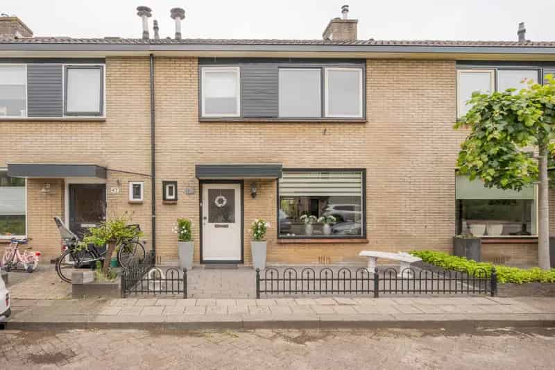 Ruime Middenwoning Nijkerk 4 slaapkamers Nabij Centrum