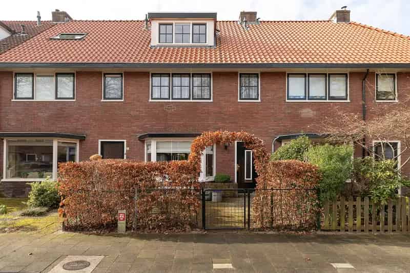 Huis te koop Hilversum Astronomische buurt 3 slaapkamers 118m2