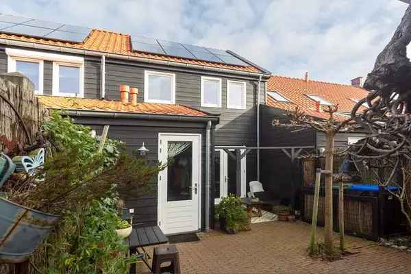 Ouddorp Welgelegen: Instapklare gezinswoning 3 slaapkamers 8 zonnepanelen