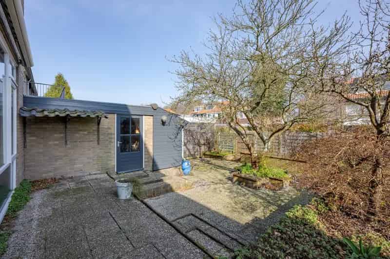 5 Kamer Hoekwoning met Garage Voorschoten Noord Hofland