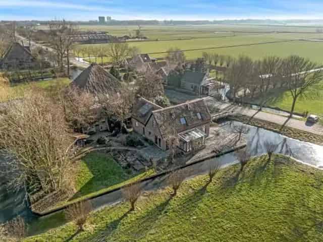 Vrijstaand woonhuis Berkhout 1095m2 3 slaapkamers