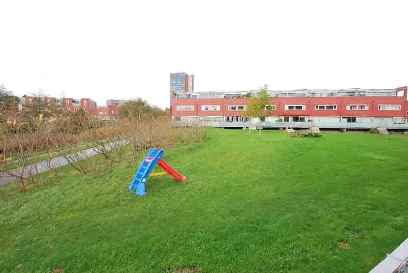 Ruim appartement 3 slaapkamers 2 parkeerplaatsen vrij uitzicht