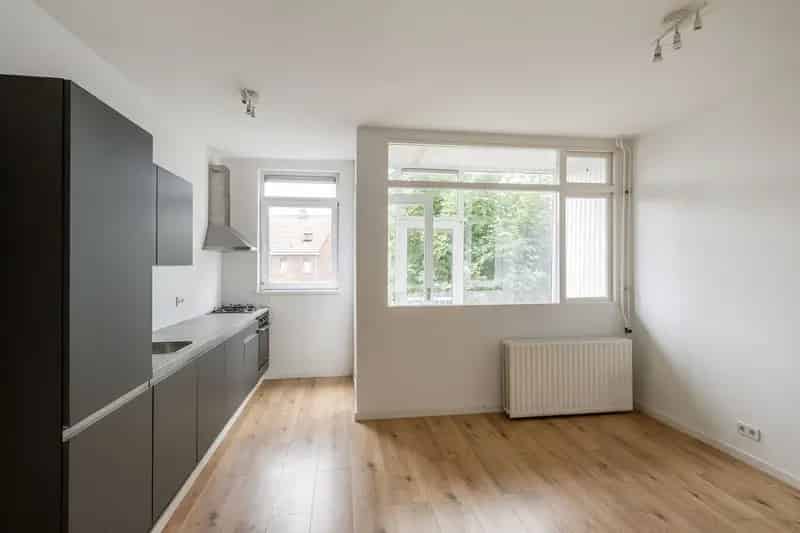 Ruime 3 Kamer Bovenwoning Schiedam-West Nabij Metro