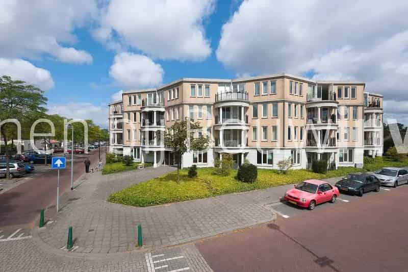 Ruim 2 kamer appartement 80m2 te huur in rustige wijk